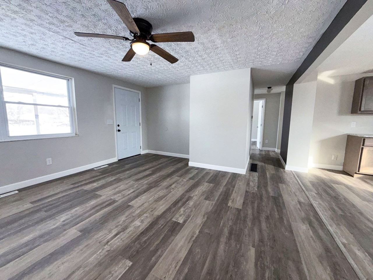 1876 Zettler Rd - Photo 5 of 21