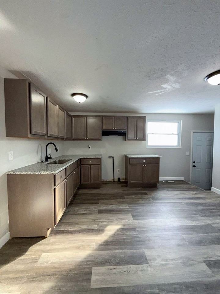 1876 Zettler Rd - Photo 6 of 21