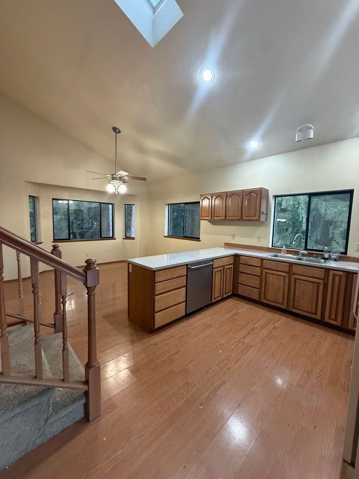 2044 Ne Ivy Rd - Photo 5 of 35