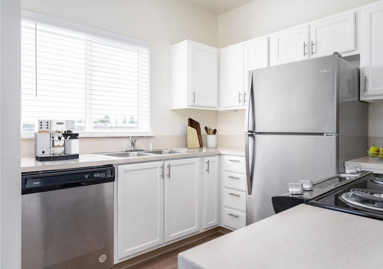 Sunnyview Townhomes - Photo 3 of 22