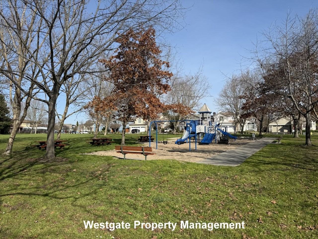 545 Almanor St - Photo 2 of 25