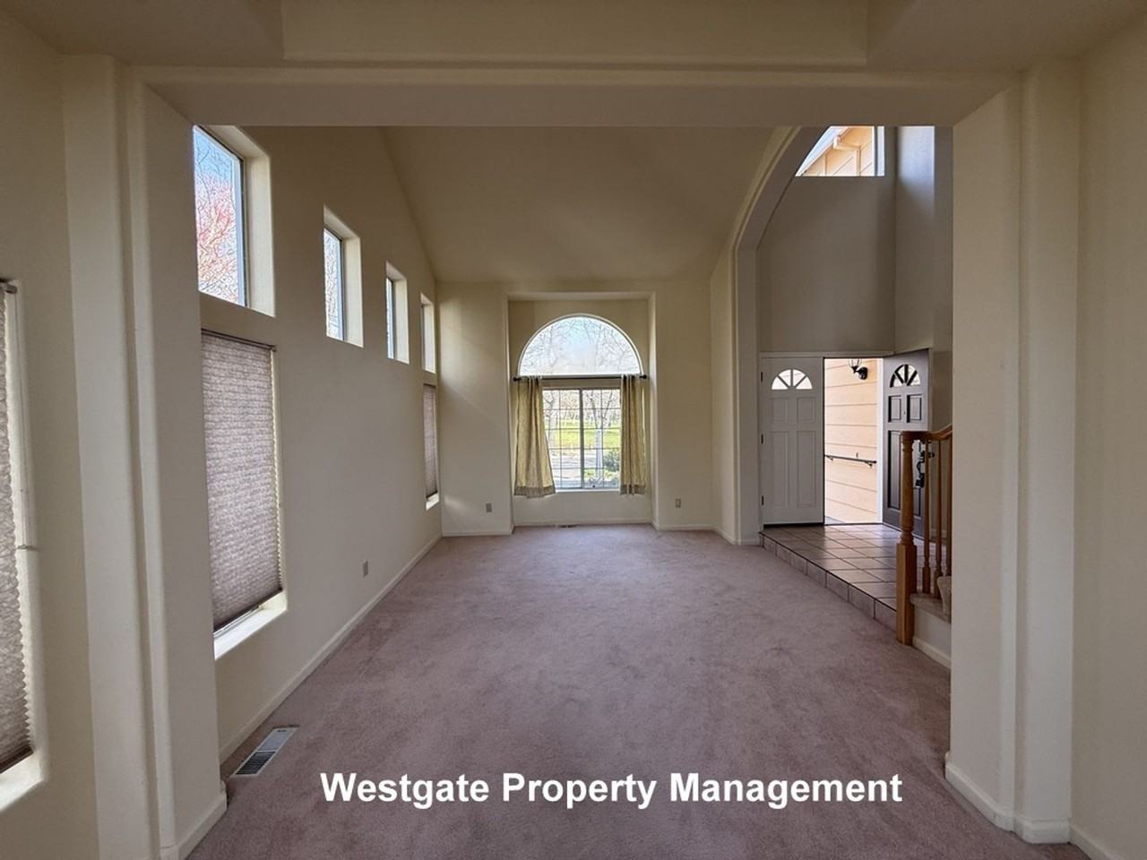 545 Almanor St - Photo 6 of 25