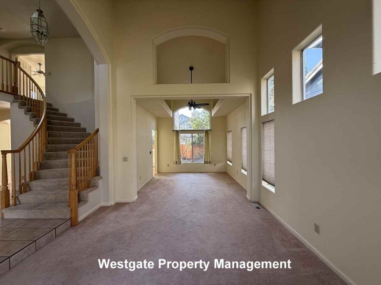 545 Almanor St - Photo 7 of 25