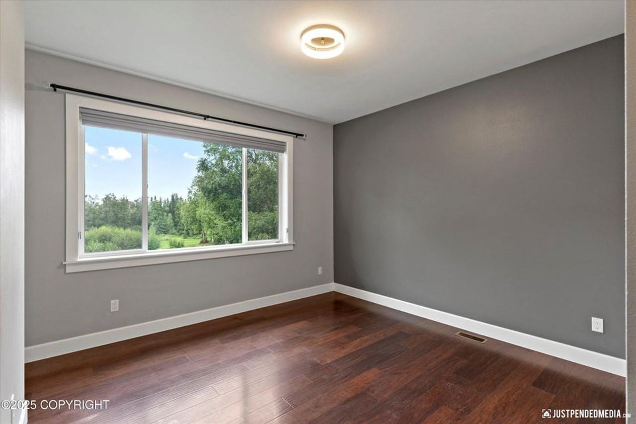 5026 Heritage Heights Dr - Photo 5 of 27