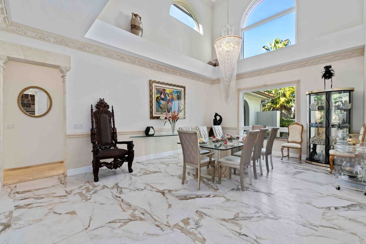 4048 Las Palmas Way - Photo 6 of 50