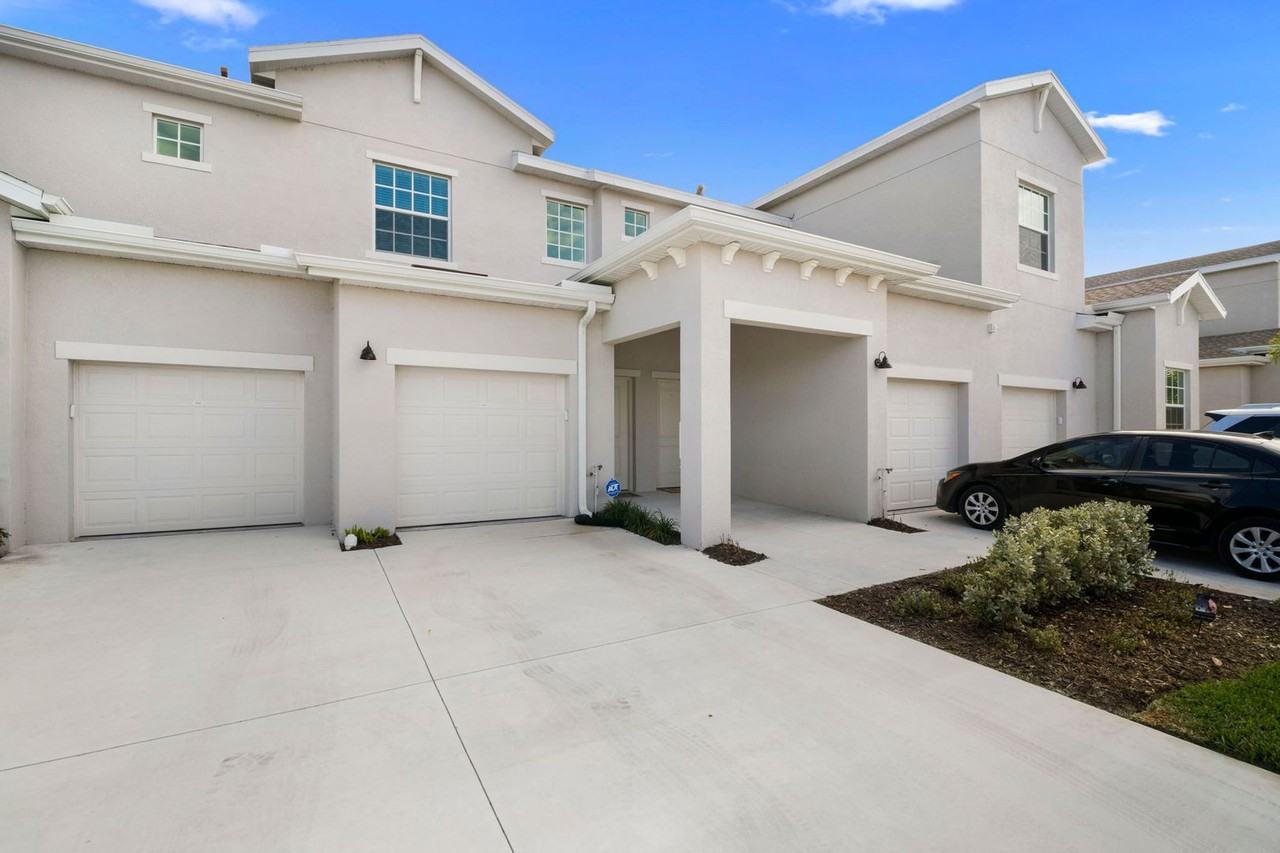 20660 Hazelnut Ct - Photo 2 of 37