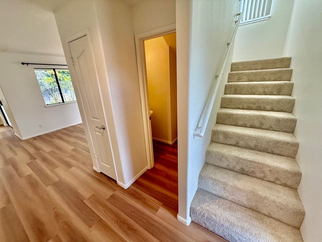 95-1031 Kahakiki St - Photo 2 of 19