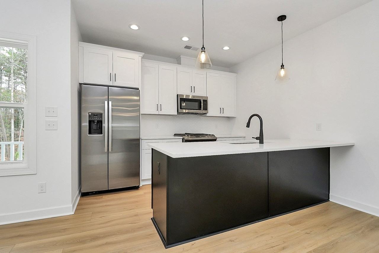 3944 Hager Dr - Photo 4 of 18