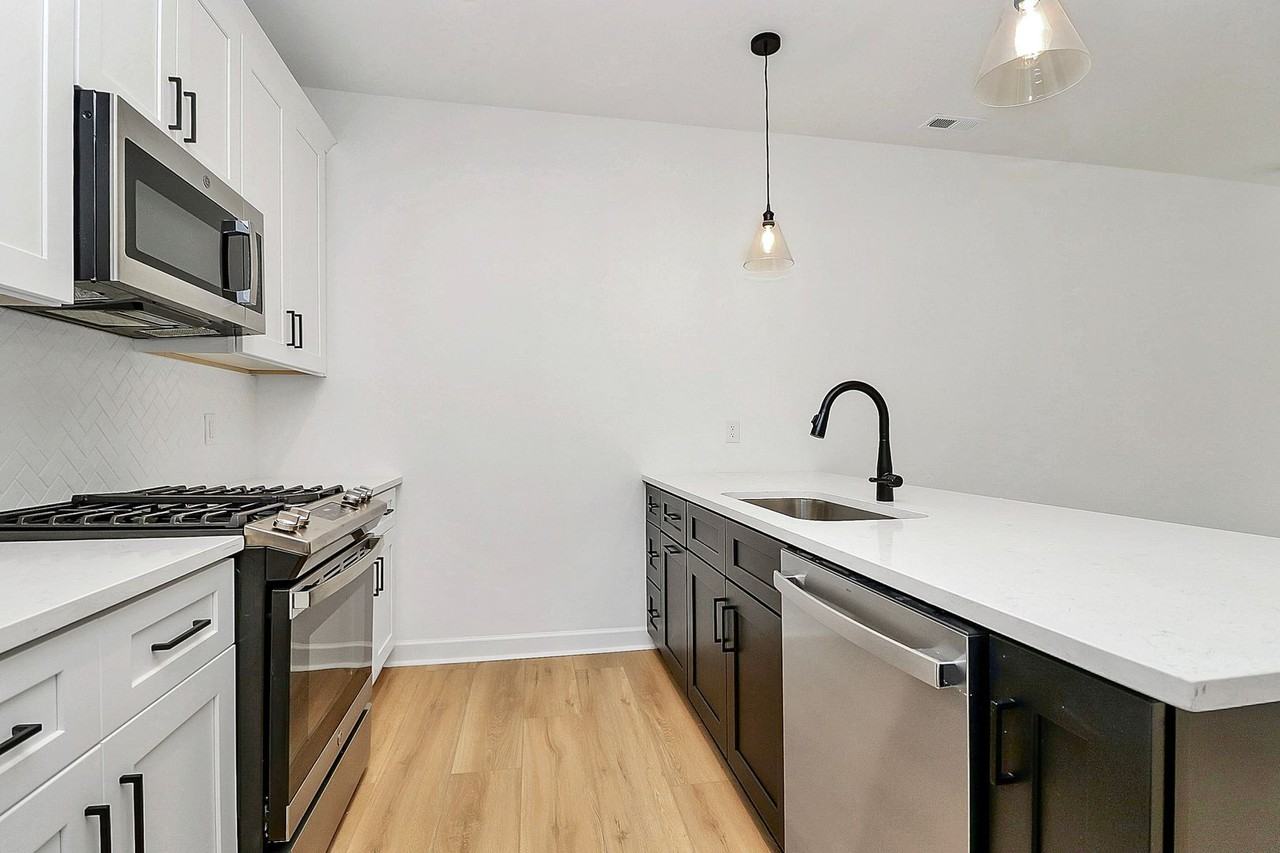 3944 Hager Dr - Photo 5 of 18