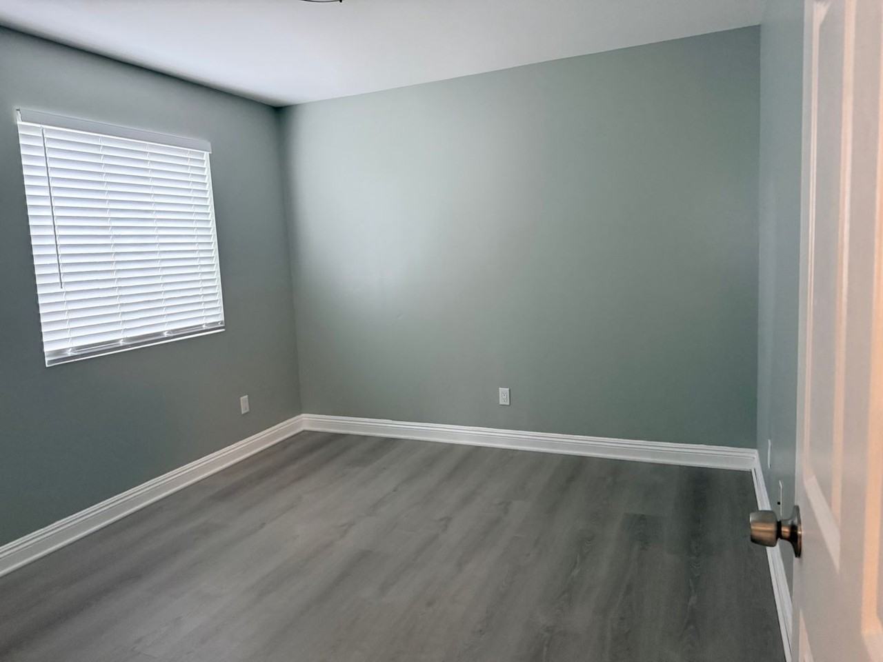 145 E 36th St - Photo 5 of 16