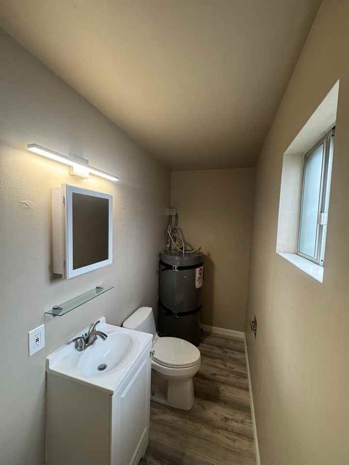 1407 S 20th Ave - Photo 4 of 12