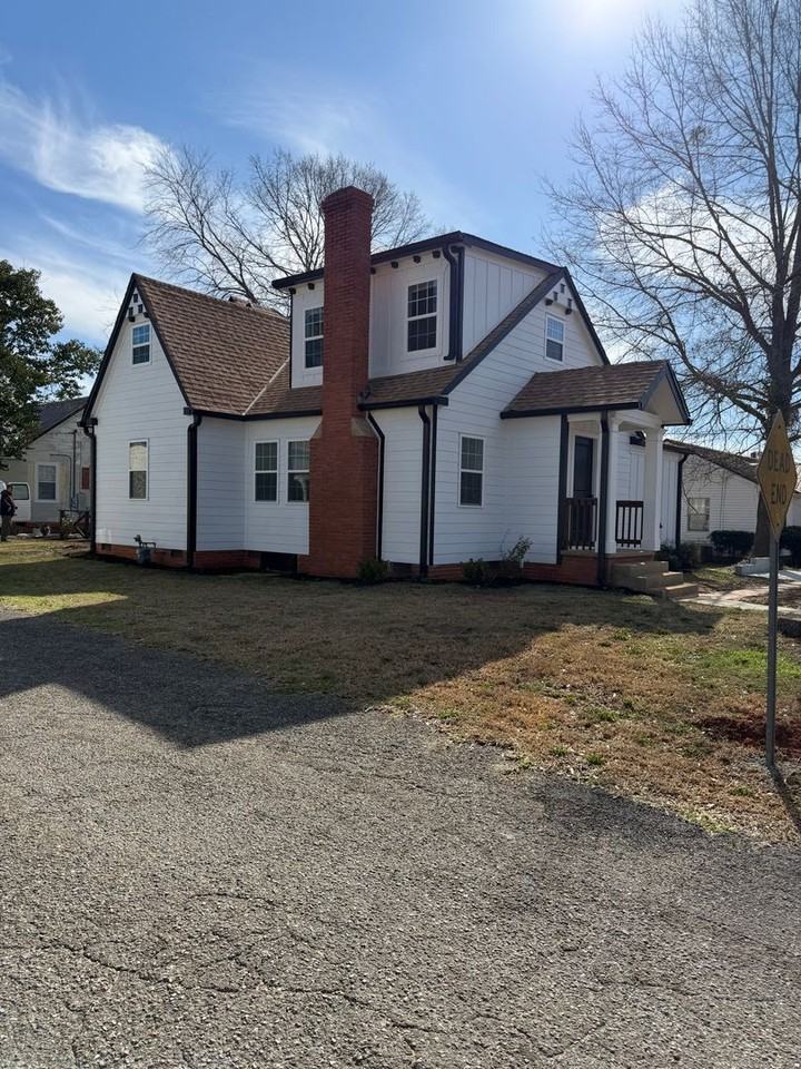 222 Burnett St - Photo 2 of 19