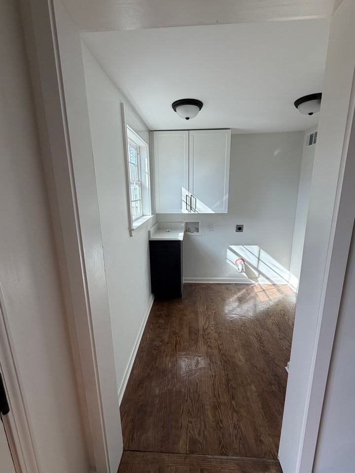 222 Burnett St - Photo 6 of 19