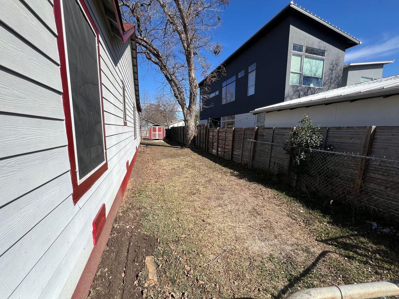 502 Zennia St - Photo 4 of 18