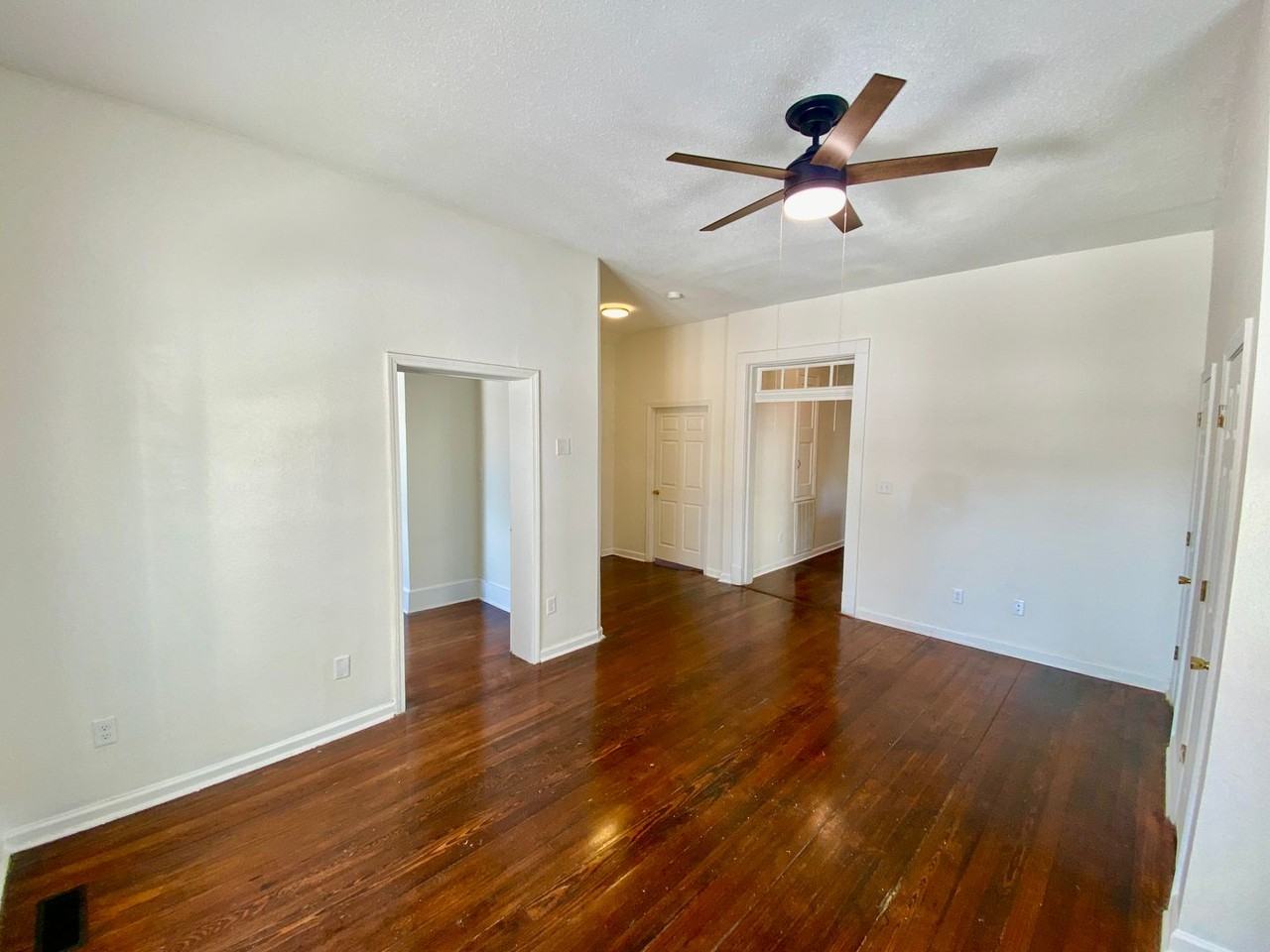 1643 Monroe St - Photo 3 of 12