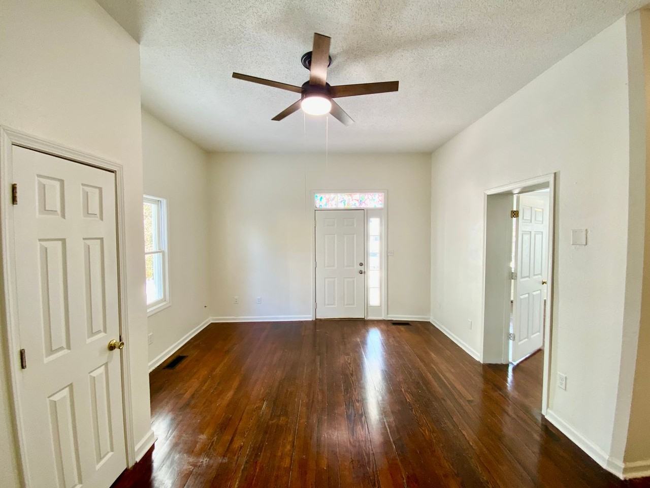 1643 Monroe St - Photo 4 of 12