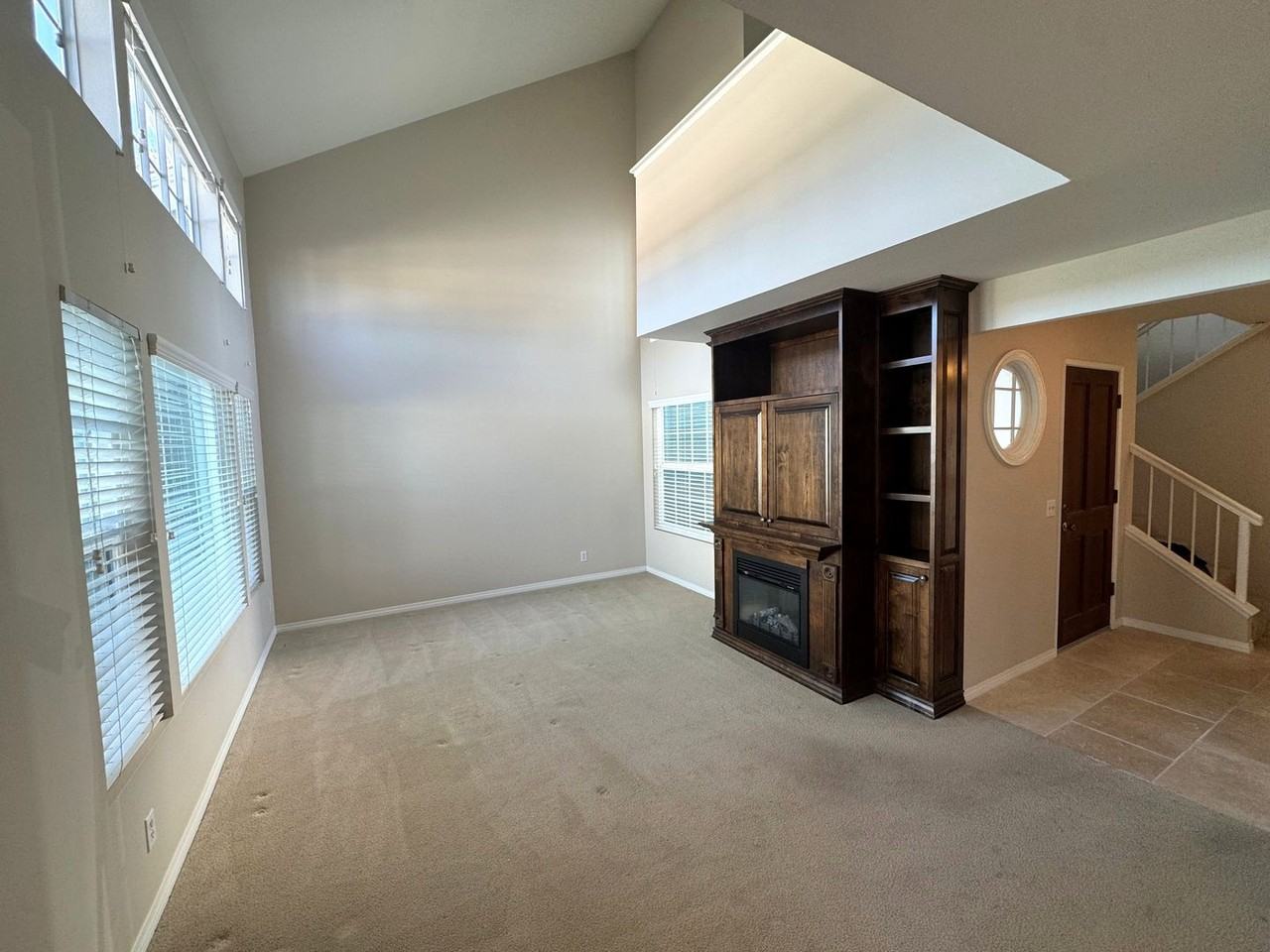 9815 Sweetwater Ln - Photo 2 of 32