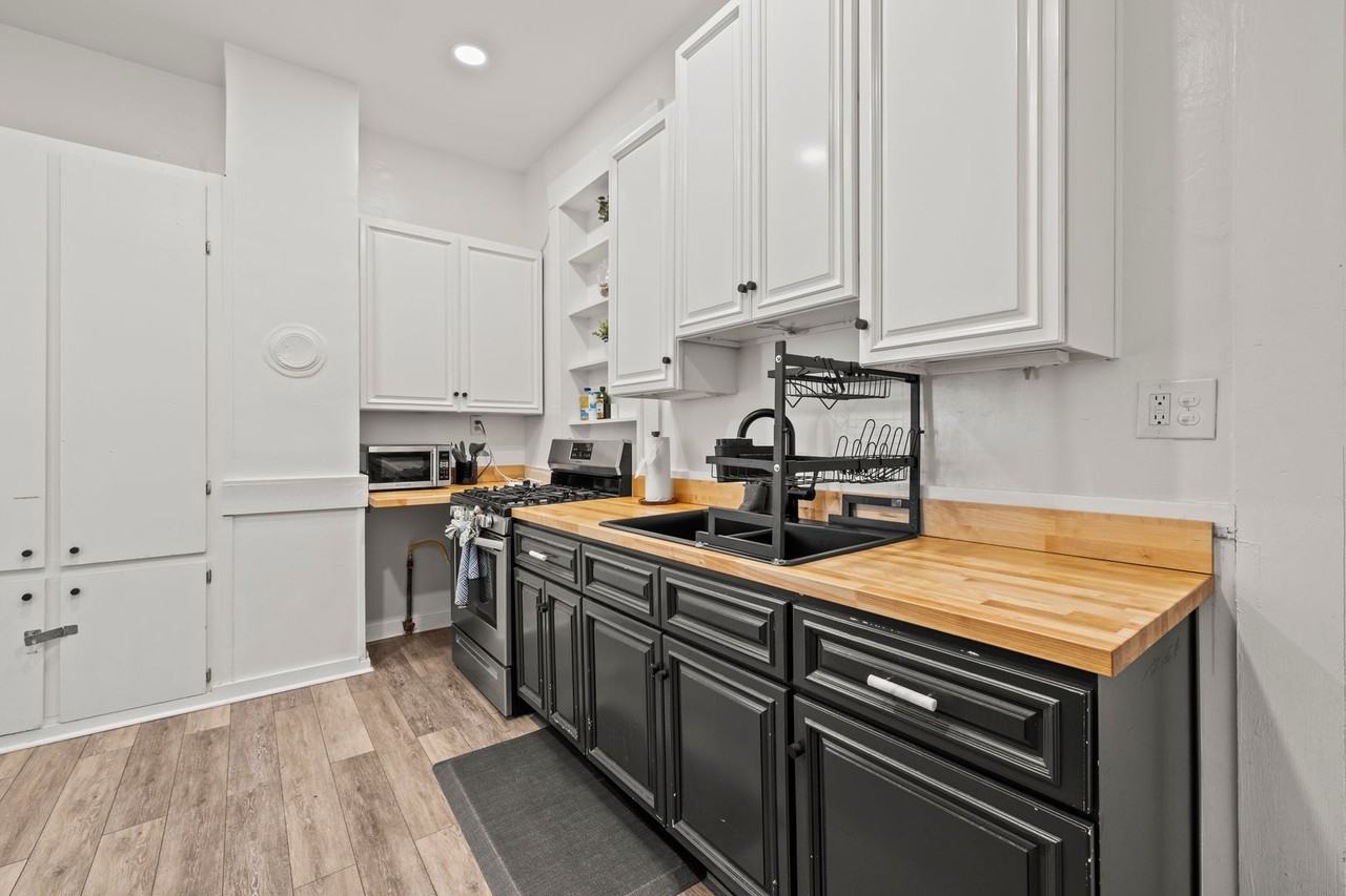 1212 Price St - Photo 3 of 13