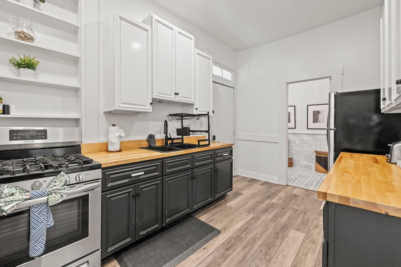 1212 Price St - Photo 4 of 13