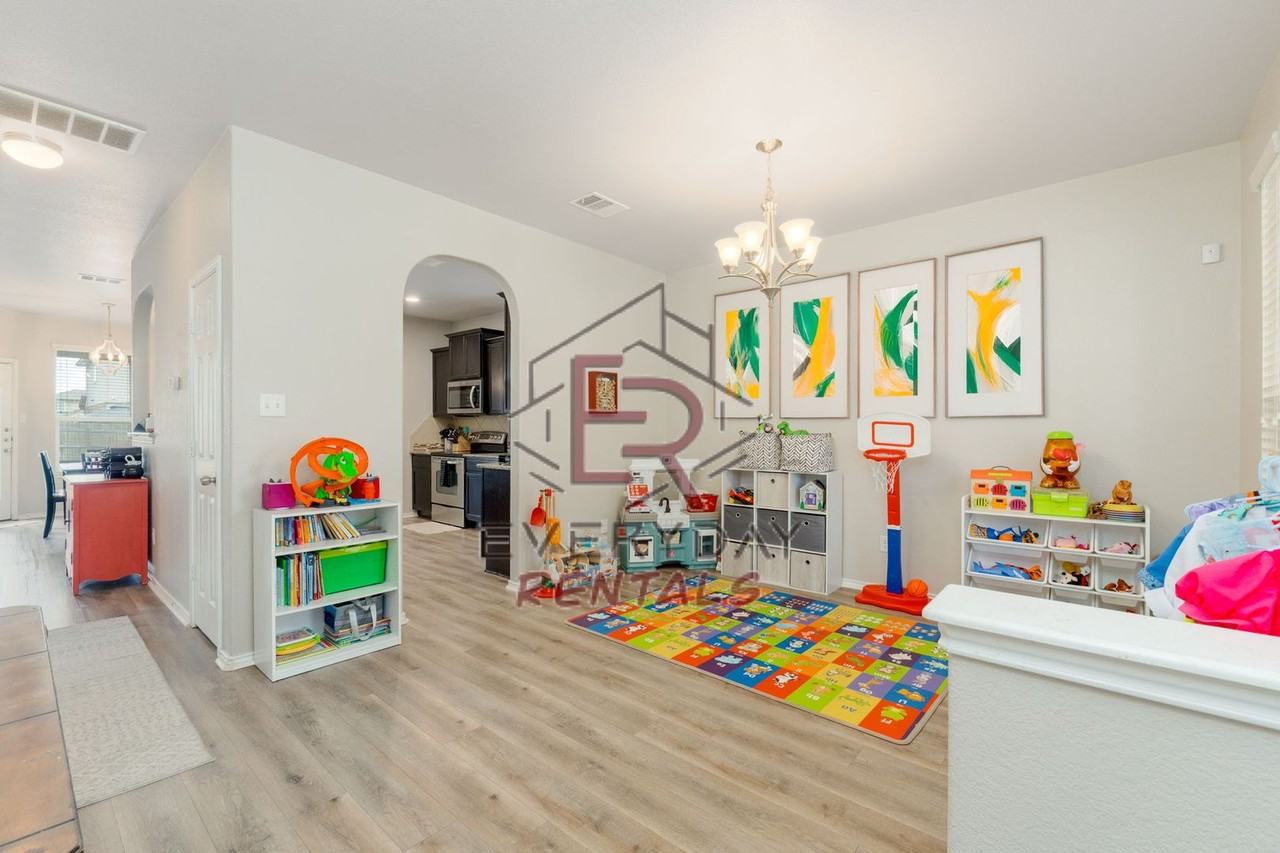 9507 Shimla Dr - Photo 3 of 23