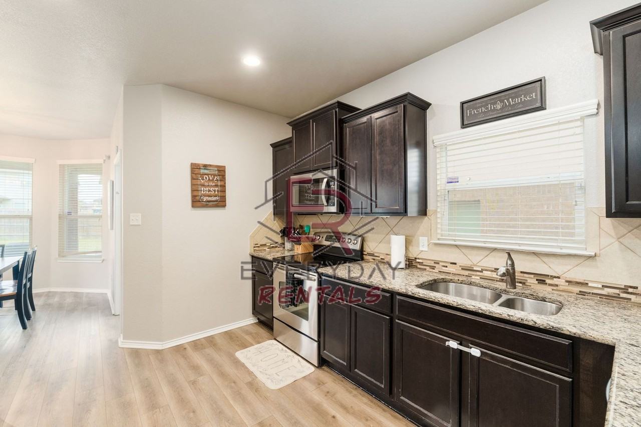 9507 Shimla Dr - Photo 5 of 23