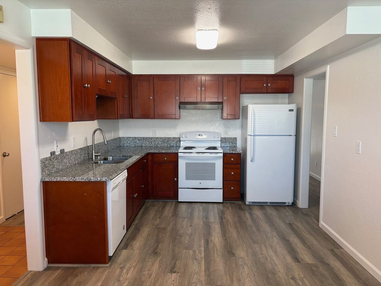 690 Clipper Way - Photo 2 of 14