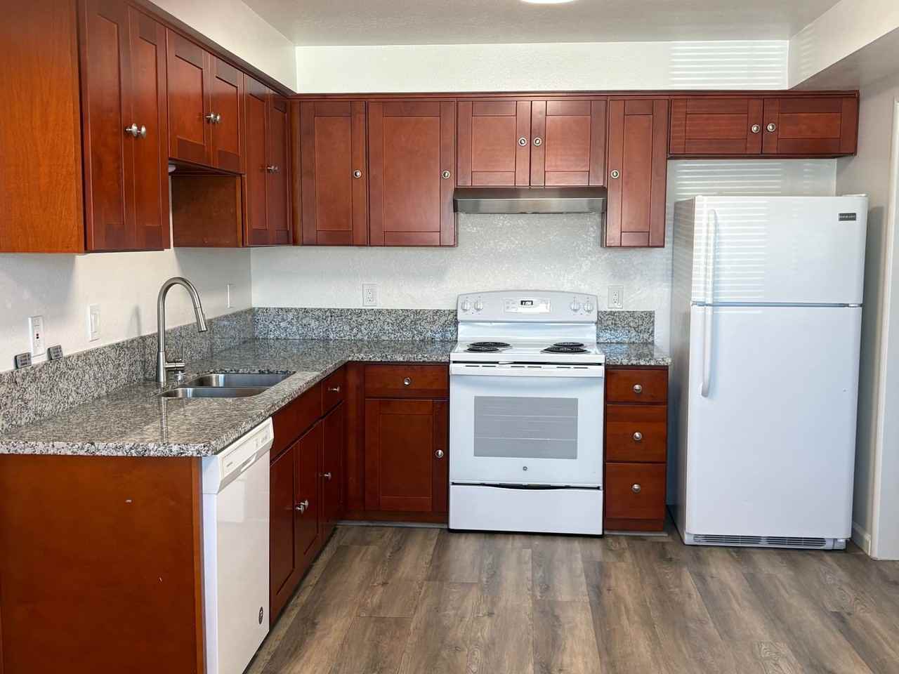 690 Clipper Way - Photo 3 of 14