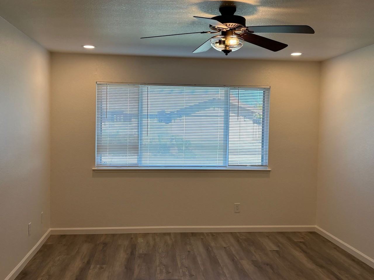 690 Clipper Way - Photo 7 of 14