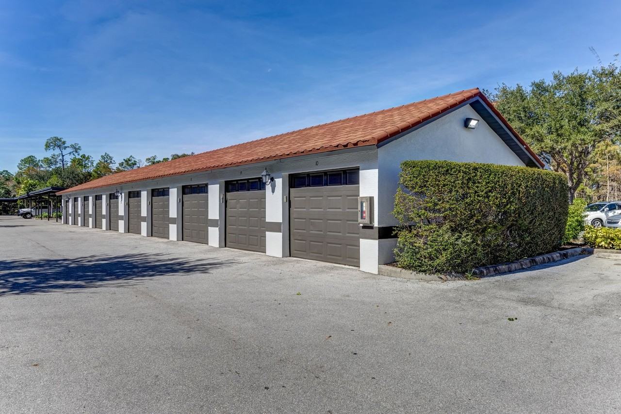 7945 Preserve Cir - Photo 2 of 20