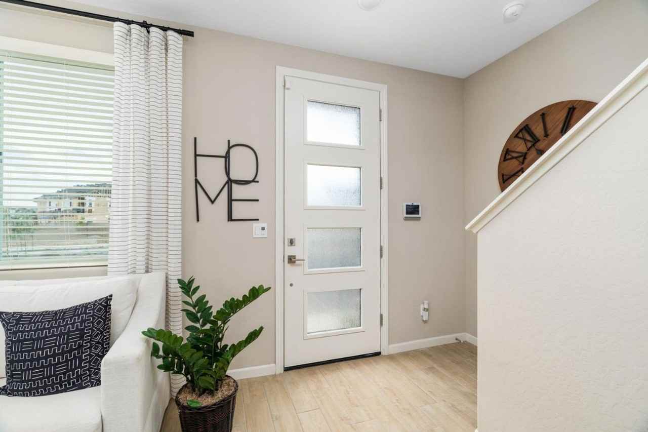 1105 Alcove Way W - Photo 2 of 28