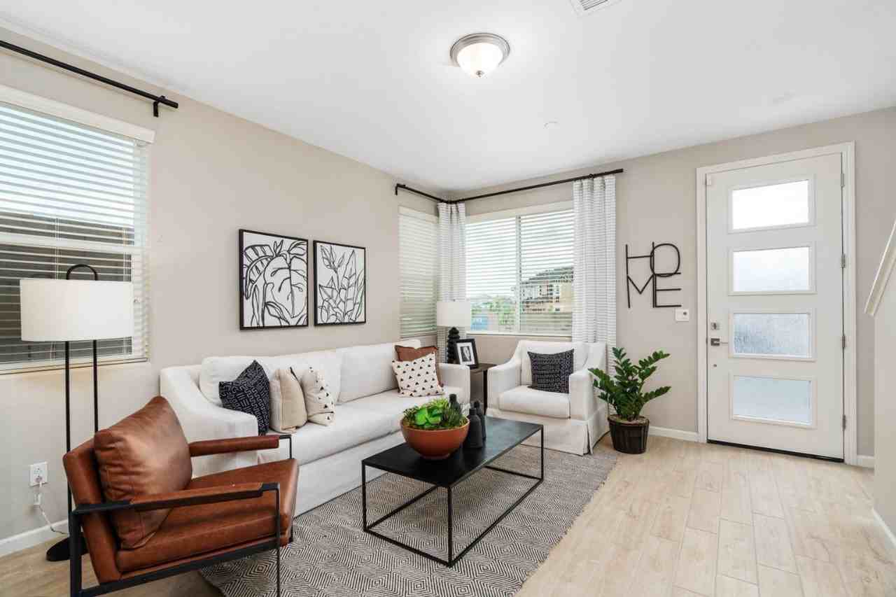 1105 Alcove Way W - Photo 3 of 28