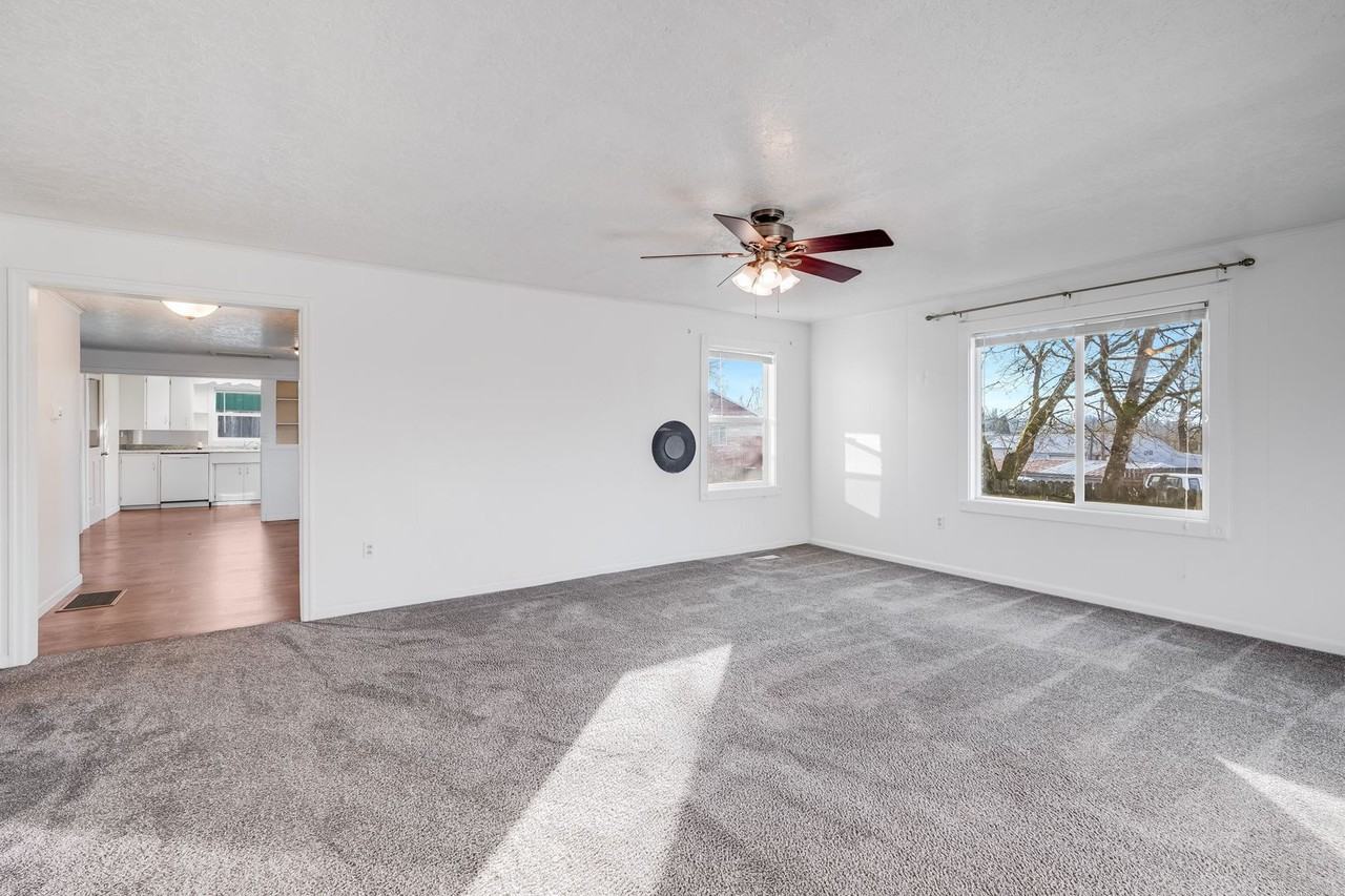 13504 Se 152nd Dr - Photo 5 of 12