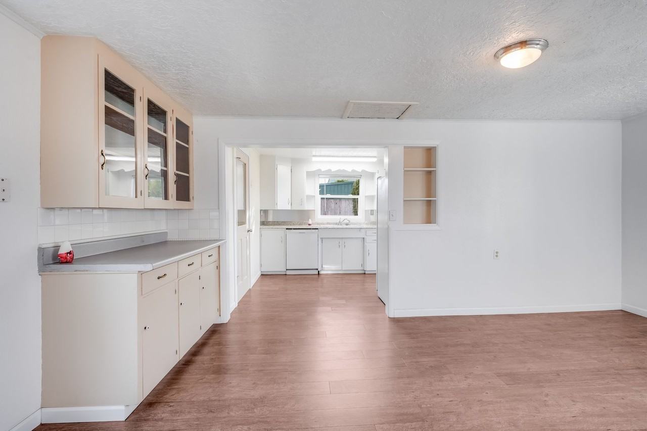 13504 Se 152nd Dr - Photo 6 of 12