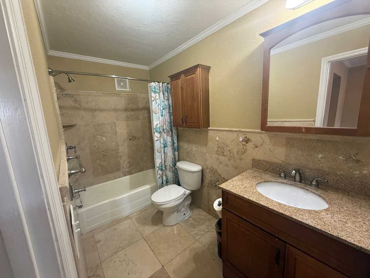 405 Dunwoody St - Photo 7 of 18