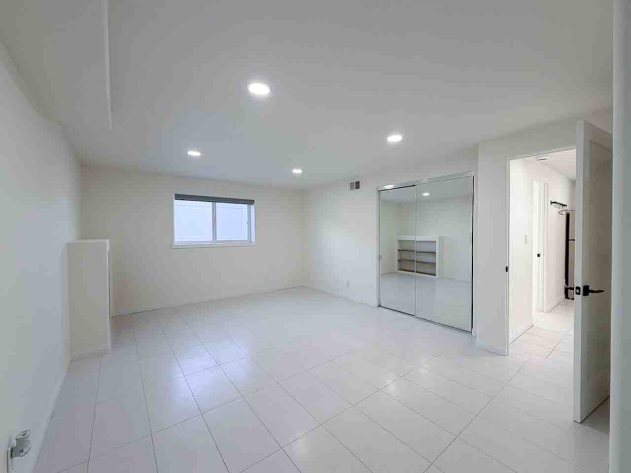 500 Ocean Dr - Photo 3 of 14