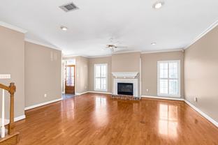 9007 Highland Rd - Photo 1 of 1