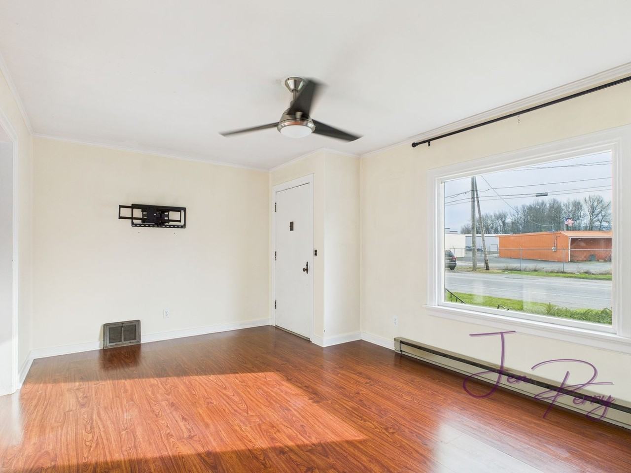 314 W Main St - Photo 7 of 26