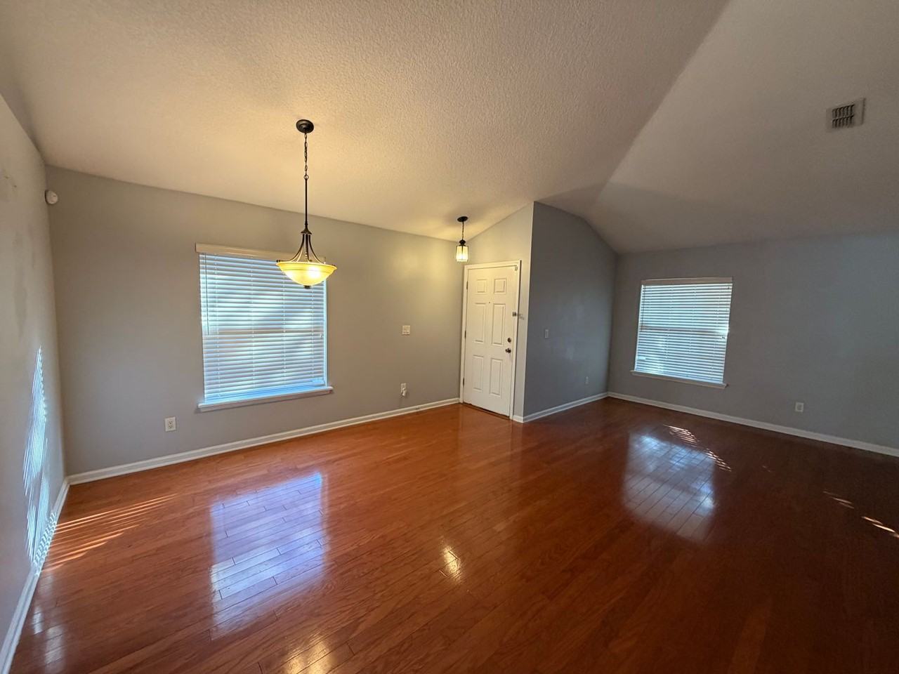 1193 Bedrock Dr - Photo 3 of 9