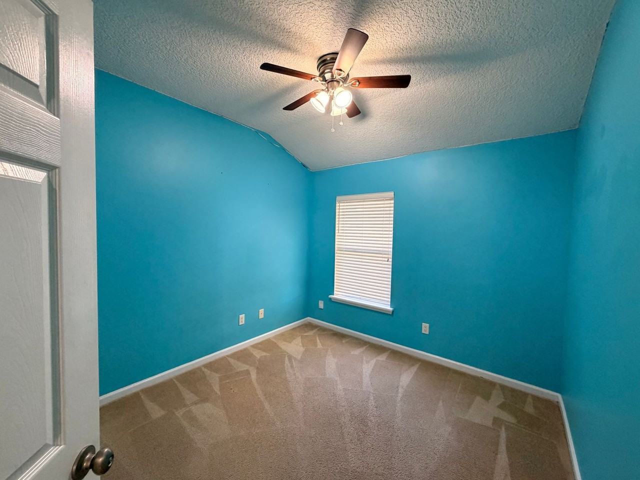 1193 Bedrock Dr - Photo 6 of 9