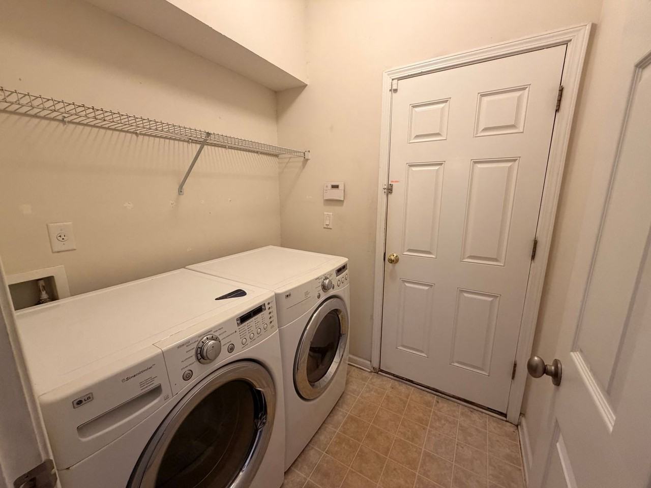 1193 Bedrock Dr - Photo 7 of 9