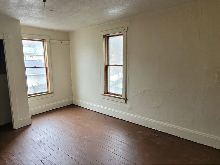 164 Dupont St #164 - Photo 4 of 7