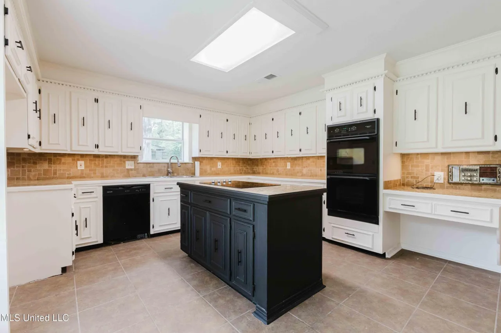 61 Sunline Dr - Photo 2 of 16