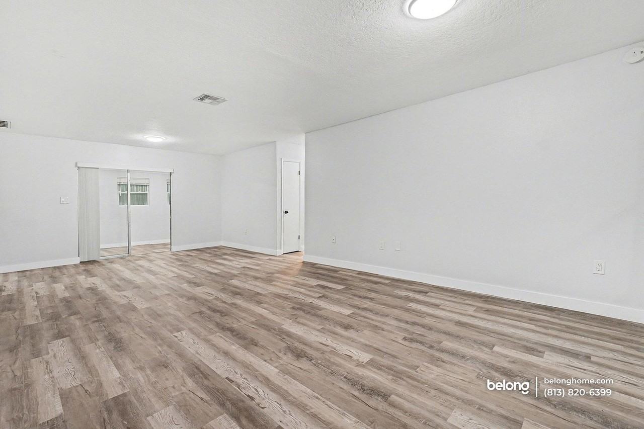 22257 Yonkers Ave - Photo 5 of 16