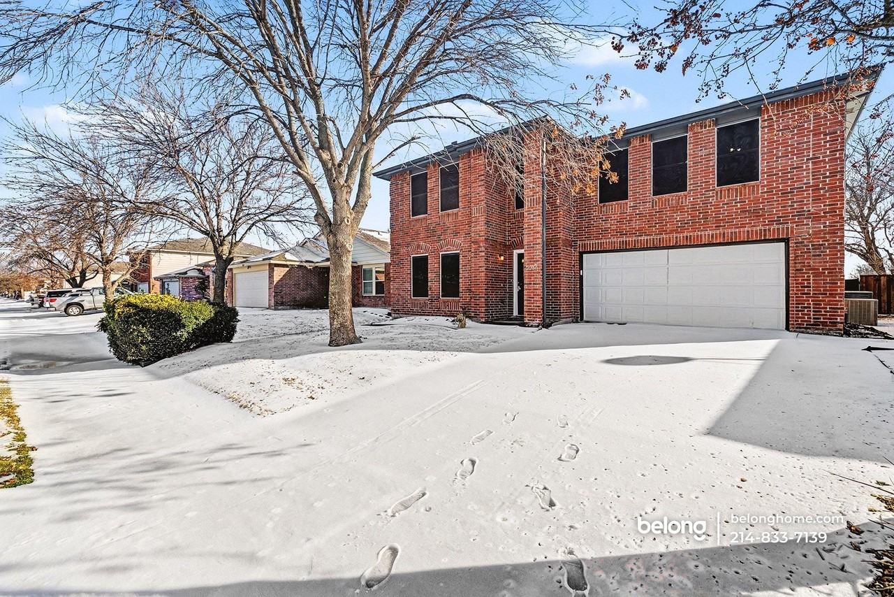 2256 White Oak Dr - Photo 2 of 33