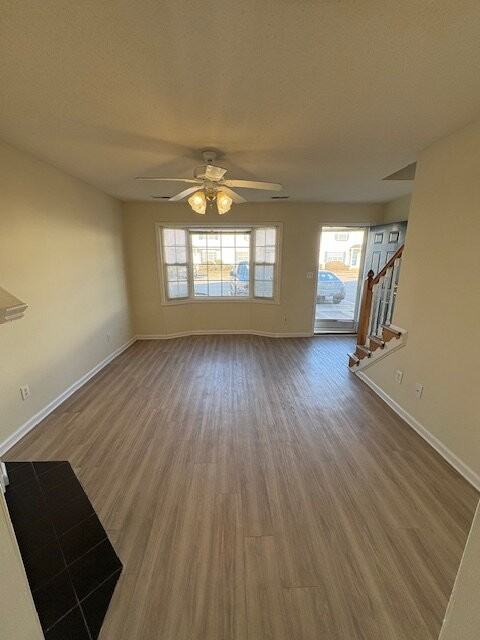 3987 Sterling Pointe Dr - Photo 3 of 16