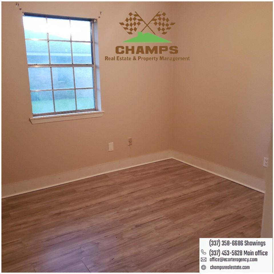 402 Toronto Dr - Photo 3 of 9