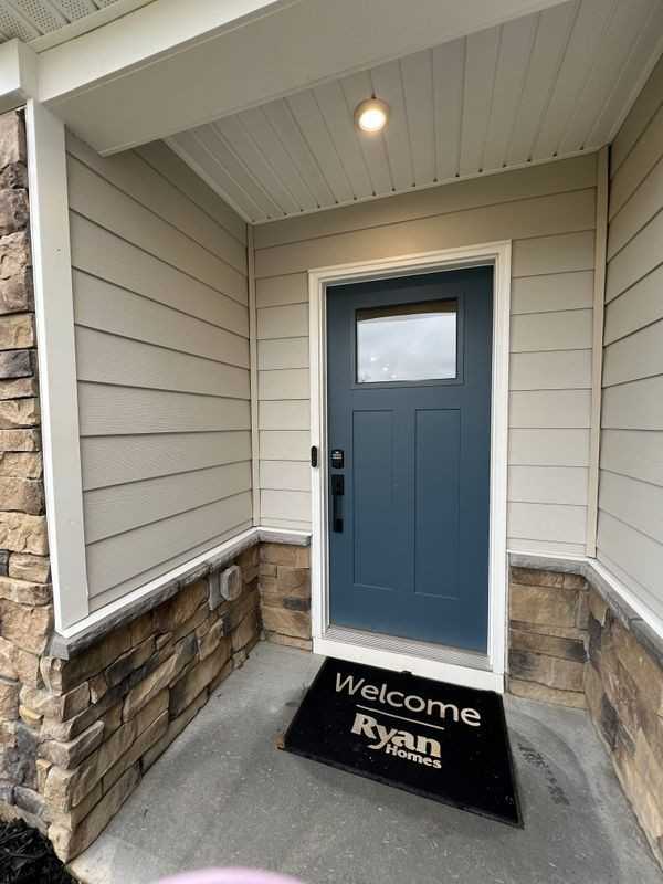 150 Oakleigh Dr - Photo 3 of 31