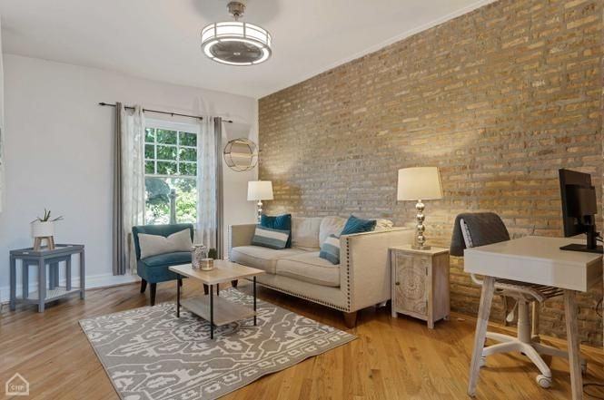 2755 W Melrose St ##1 - Photo 3 of 27