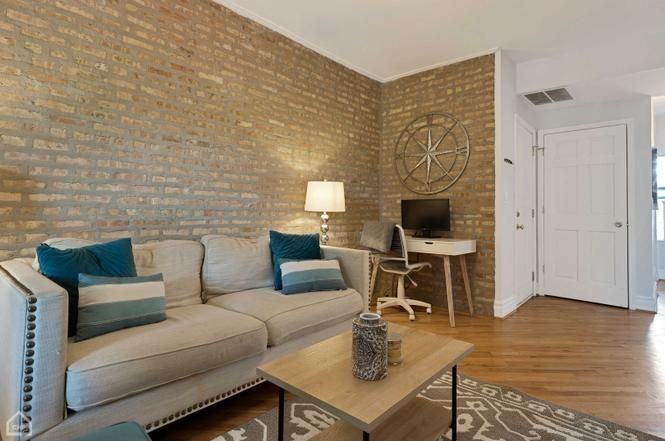 2755 W Melrose St ##1 - Photo 6 of 27