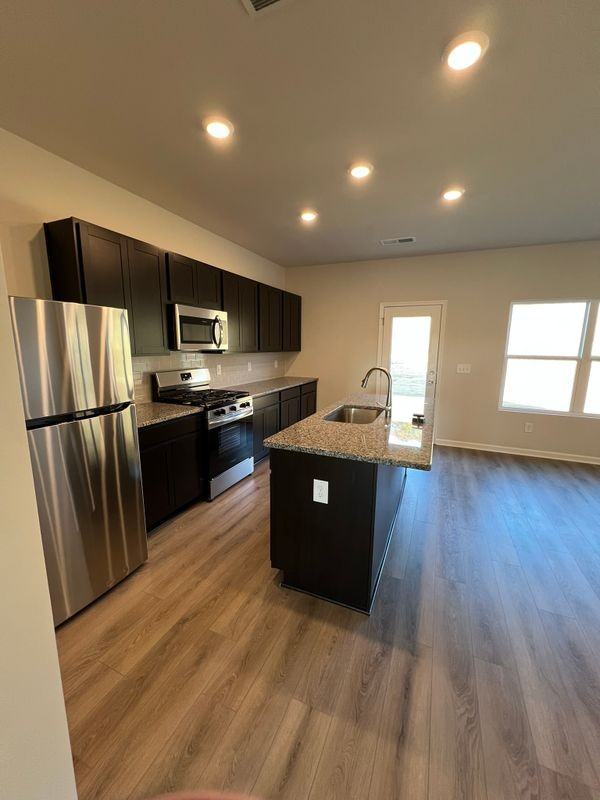 104 Wildflower Cir - Photo 4 of 19